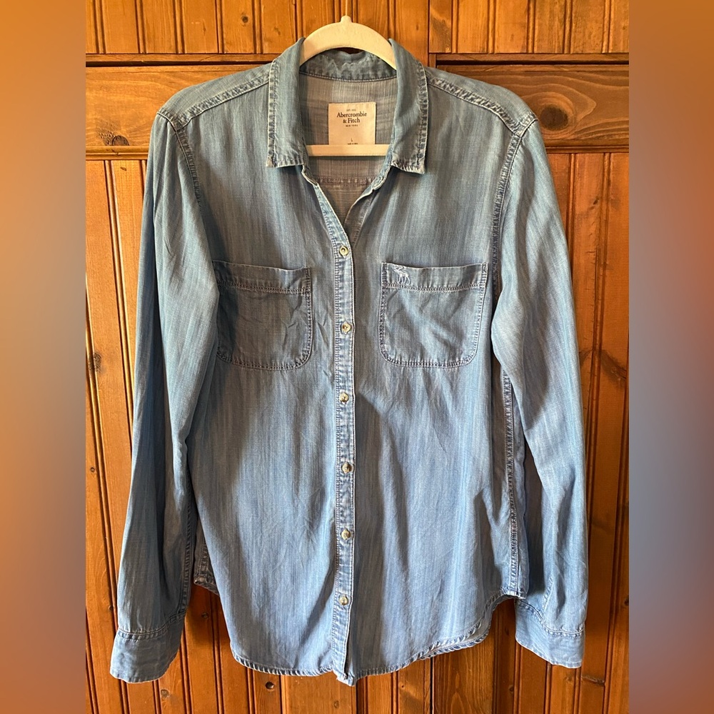 Abercrombie & Fitch women’s large denim shirt